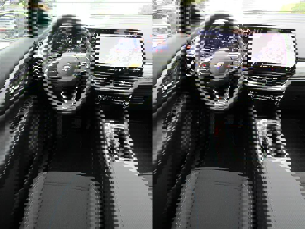 New 2026 Chevrolet Equinox EV LT image 13