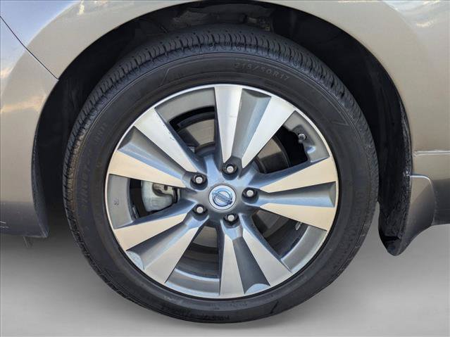 Used 2014 Nissan Leaf SL w/ Premium Package FWD image 24