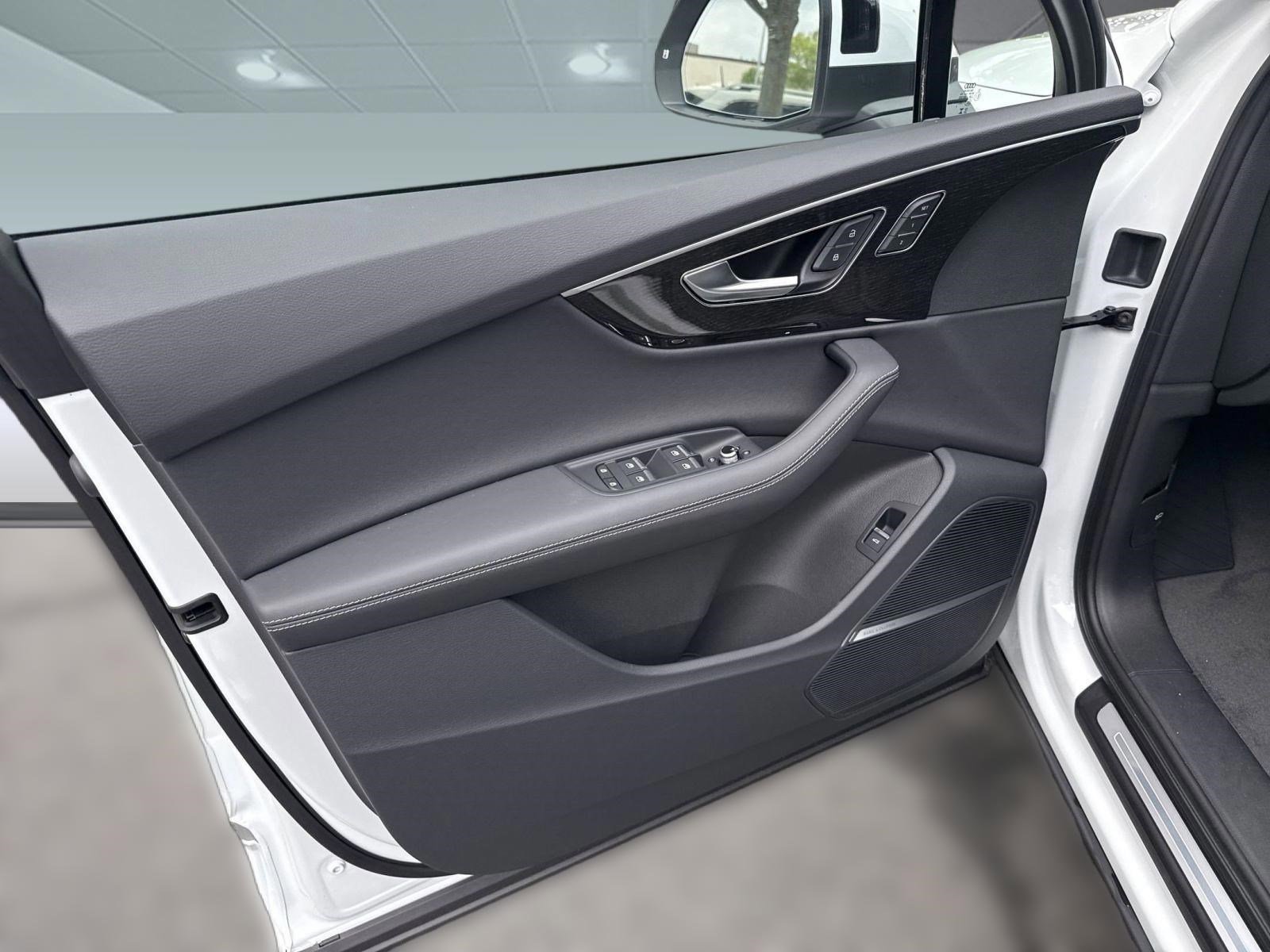 New 2025 Audi Q7 3.0T Premium Plus image 14