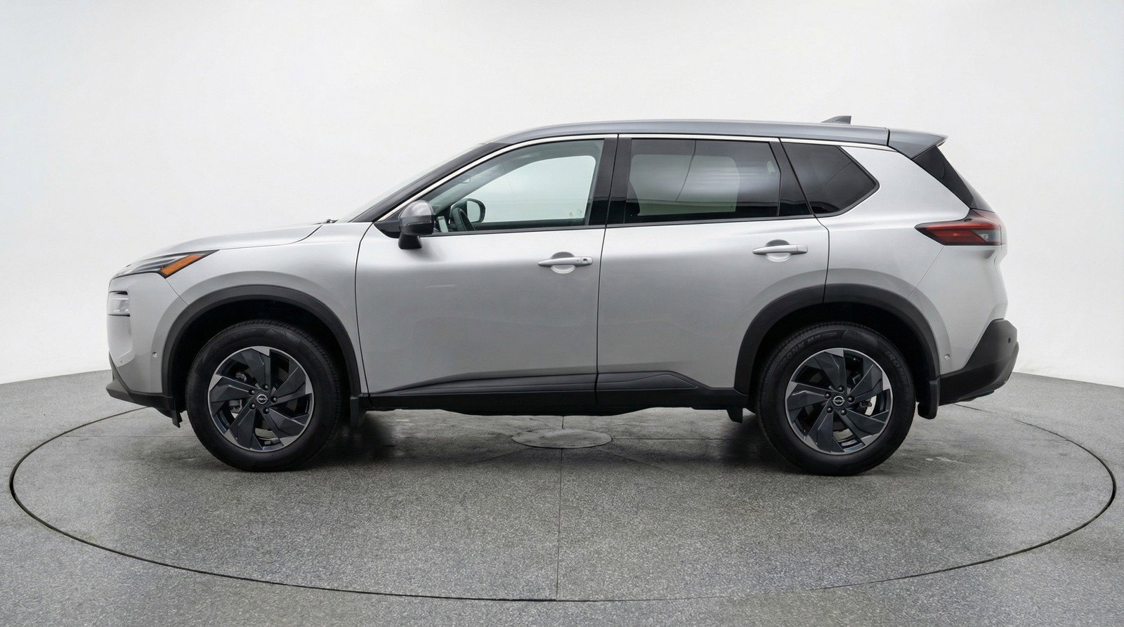 Used 2025 Nissan Rogue SV FWD image 5