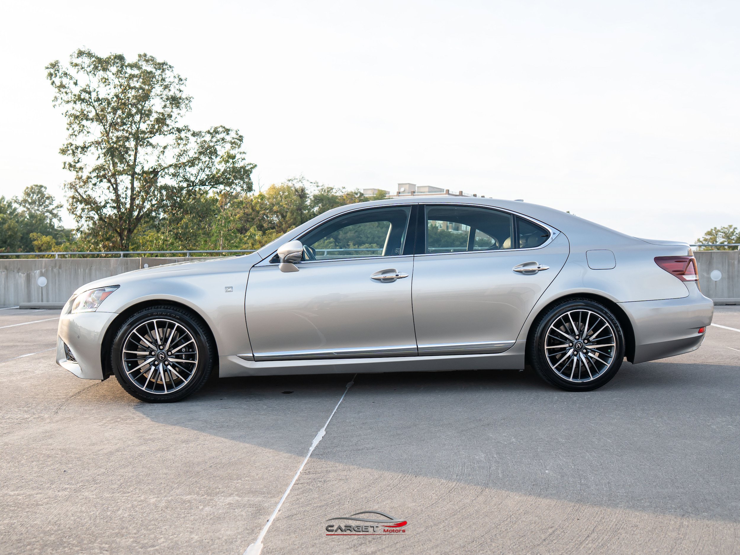 Used 2017 Lexus LS 460 F Sport RWD image 4