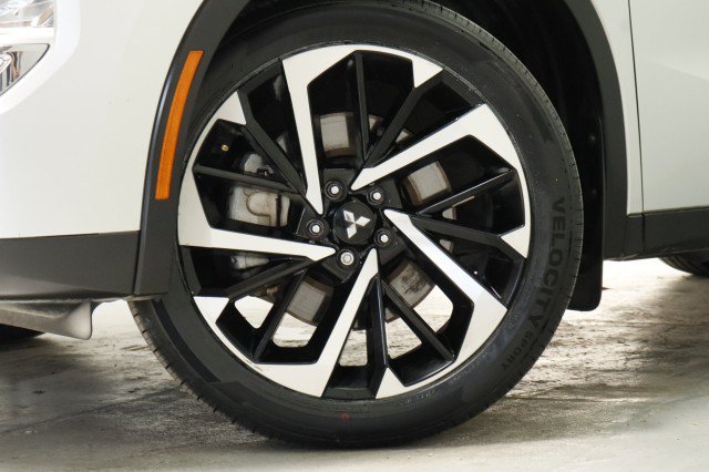 Used 2022 Mitsubishi Outlander SEL Black Edition AWD/4WD image 3
