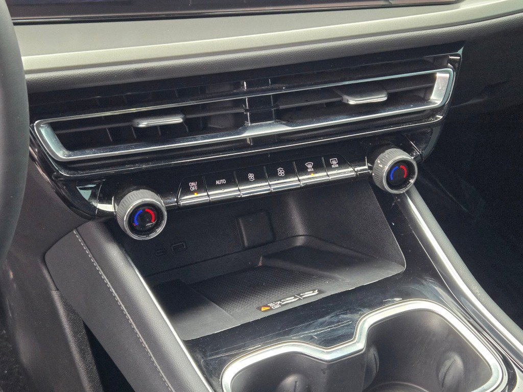 Certified 2024 Chevrolet Traverse LT w/ LPO, Floor Liner Package image 26