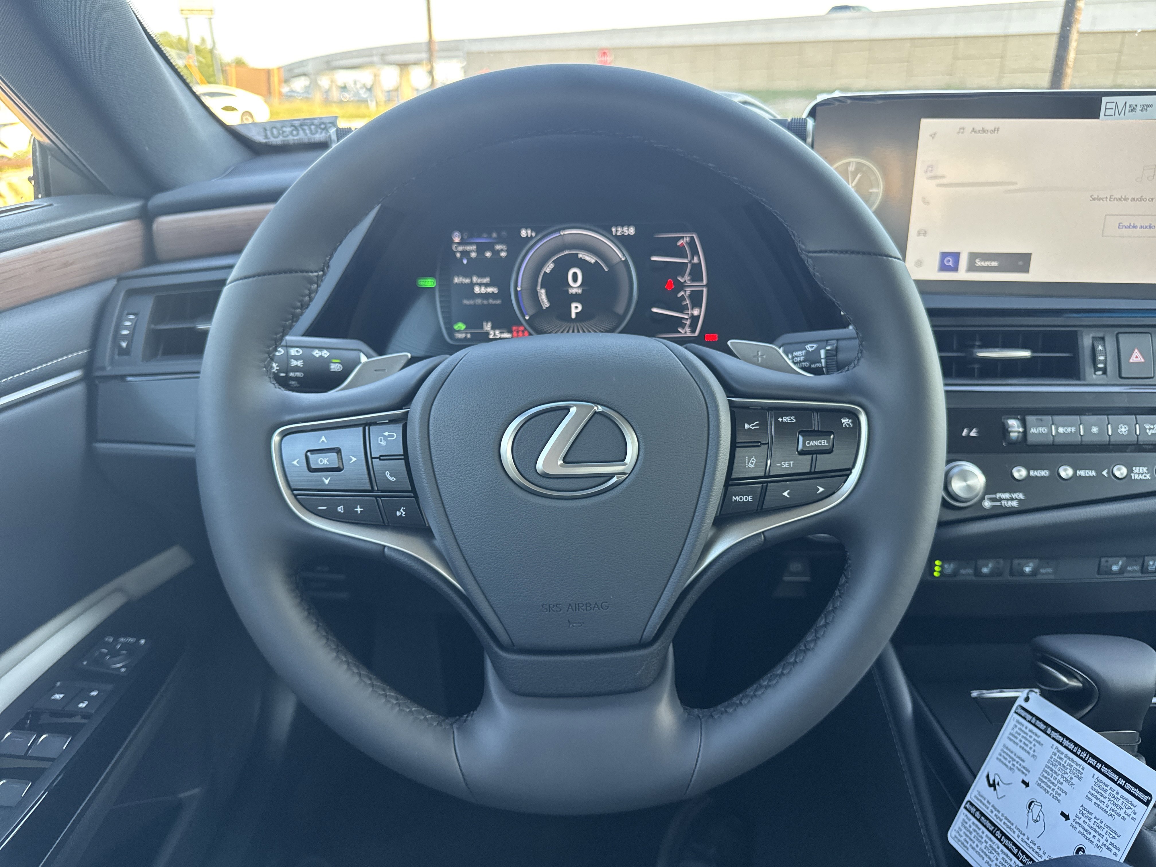 New 2025 Lexus ES 300h w/ Premium Package image 19
