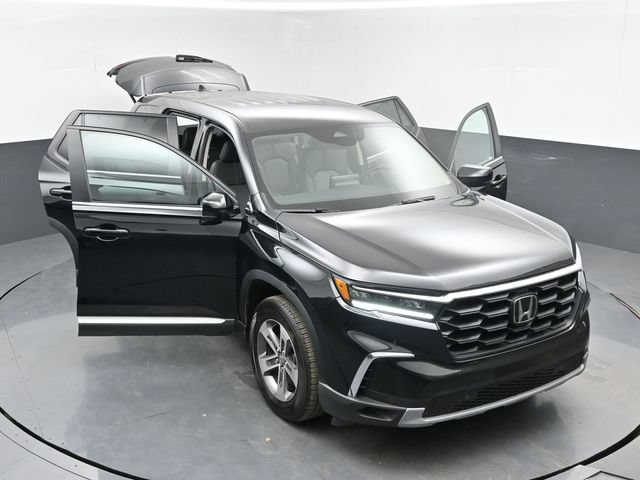 Used 2025 Honda Pilot EX-L image 45