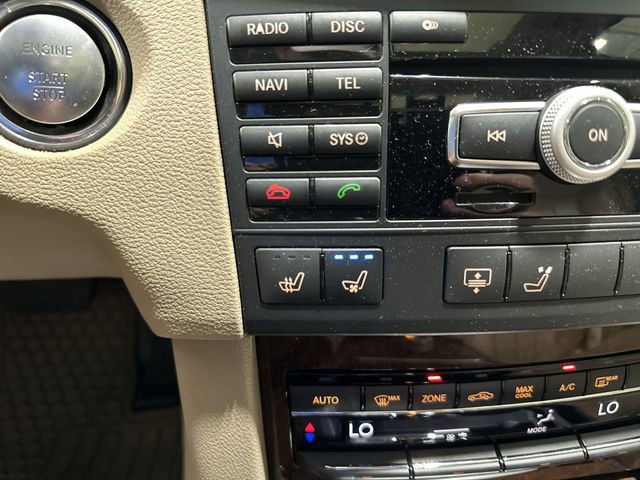 Used 2011 Mercedes-Benz E 550 Sedan image 31