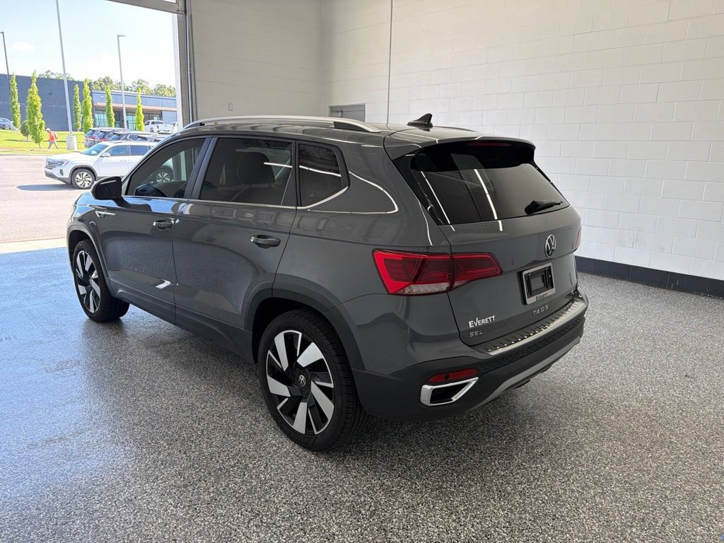 Certified 2024 Volkswagen Taos SEL AWD/4WD image 3