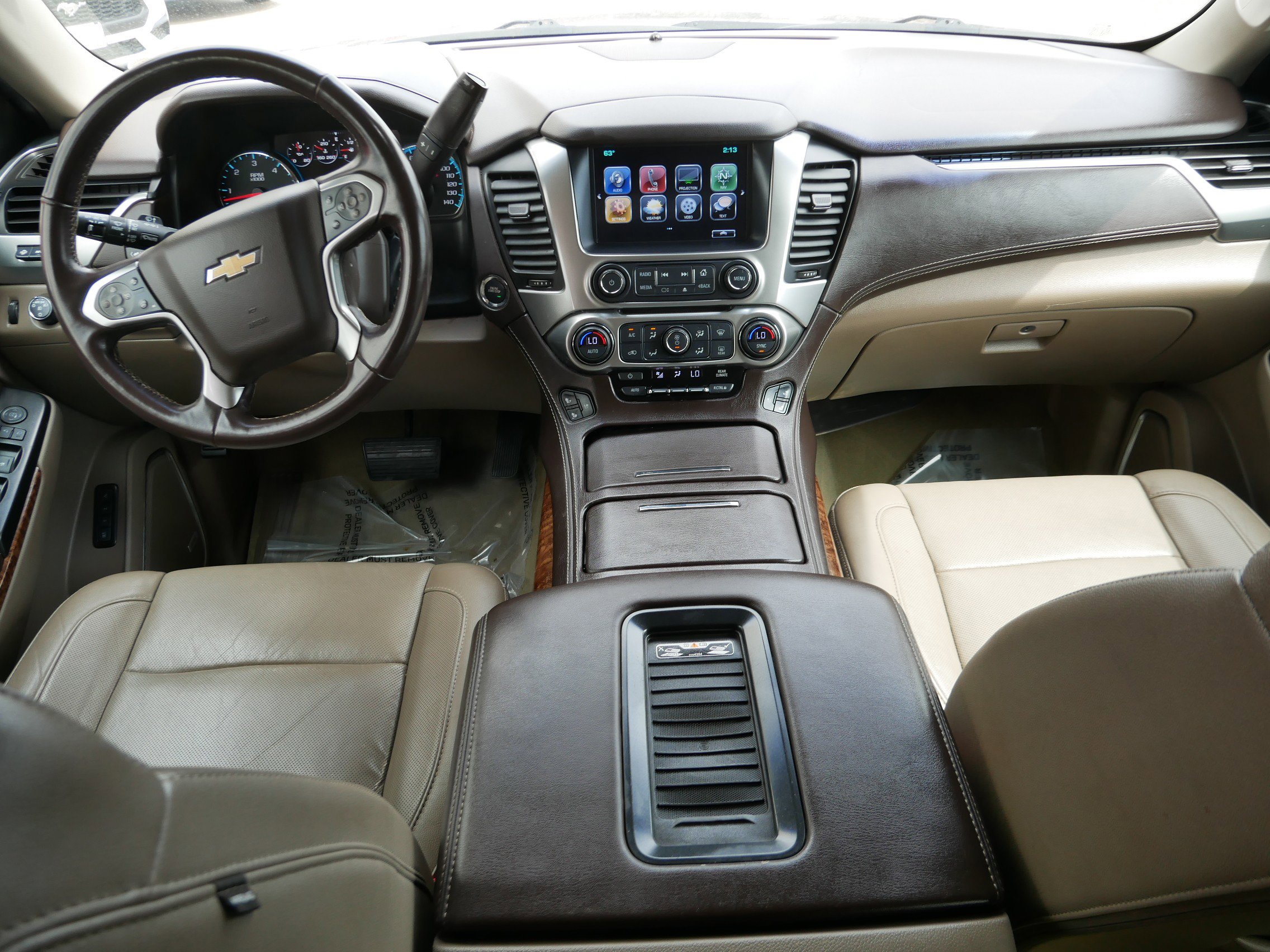 Used 2017 Chevrolet Suburban Premier AWD/4WD image 9