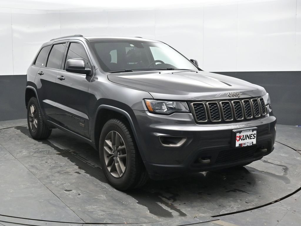 Used 2016 Jeep Grand Cherokee Laredo 75th Anniversary image 5