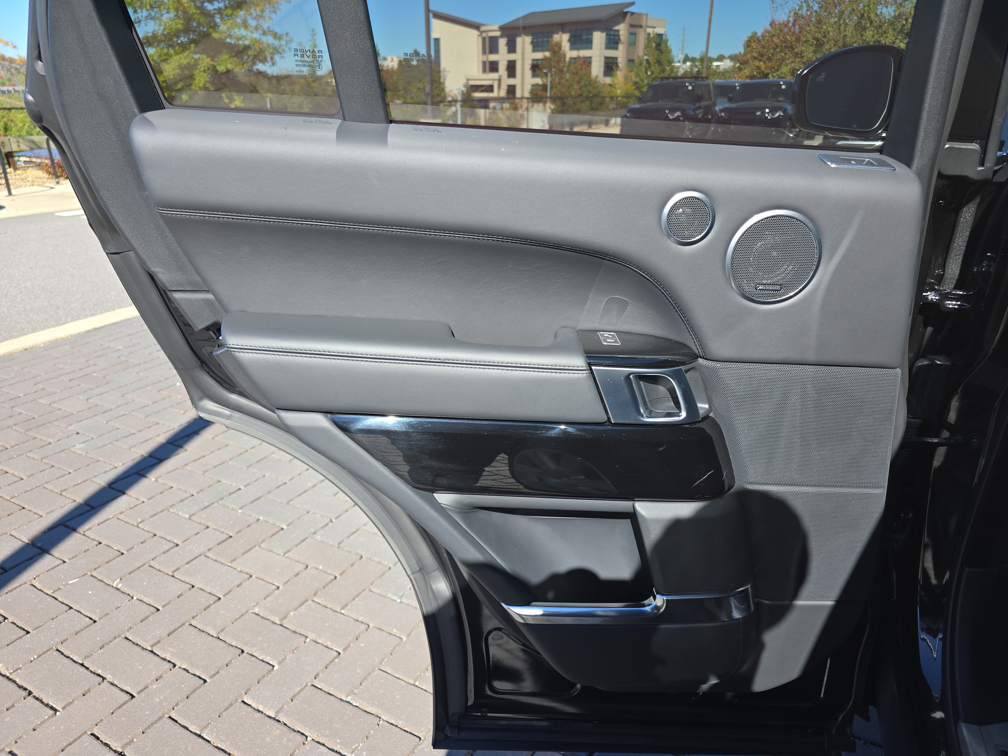 Used 2014 Land Rover Range Rover Autobiography AWD/4WD image 13