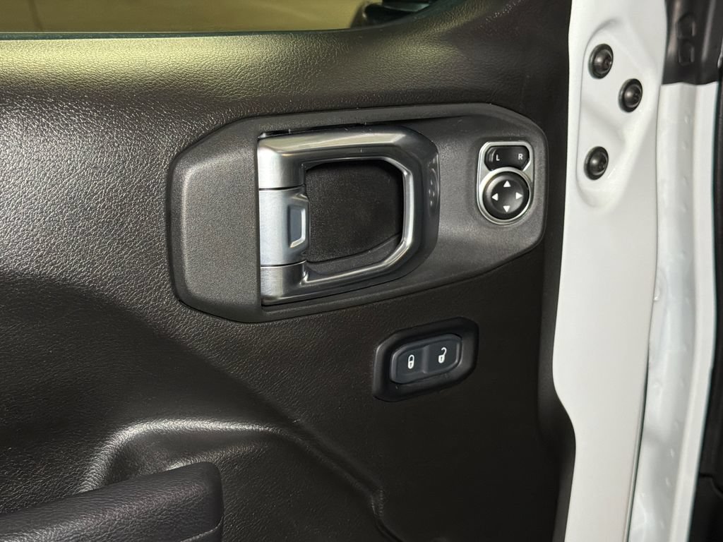 Used 2024 Jeep Wrangler Unlimited AWD/4WD image 22