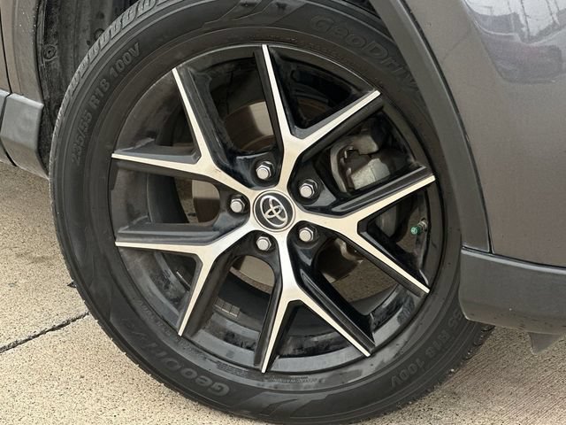 Used 2018 Toyota RAV4 SE w/ Power Extra Value Package FWD image 10