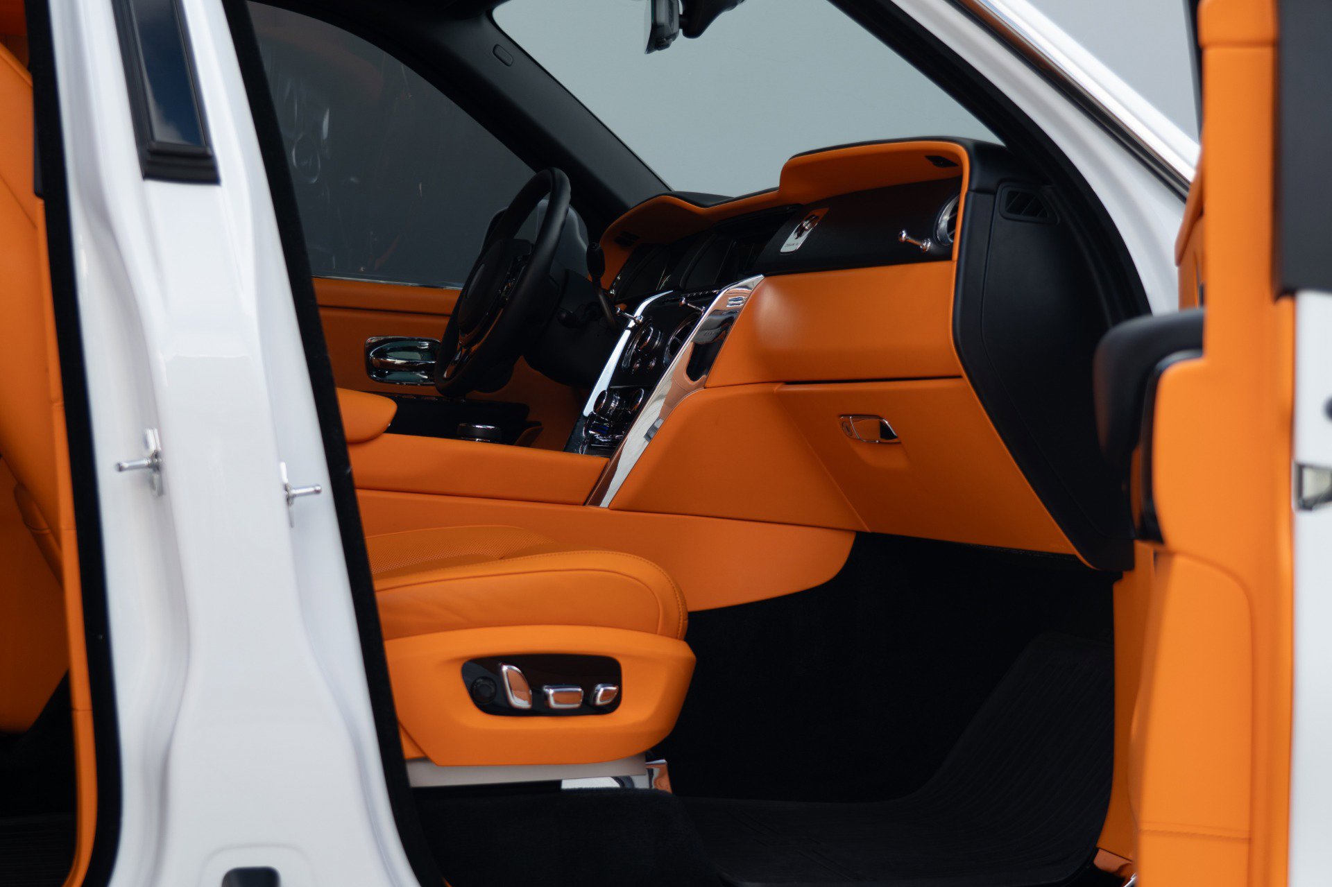 Used 2022 Rolls-Royce Cullinan image 34