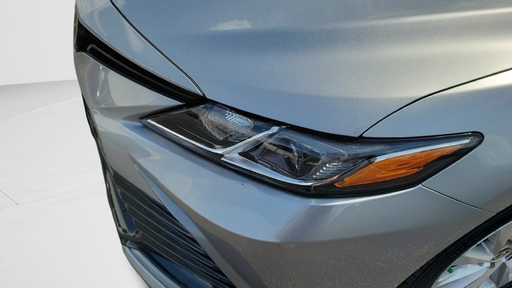 Used 2024 Toyota Camry LE FWD image 9