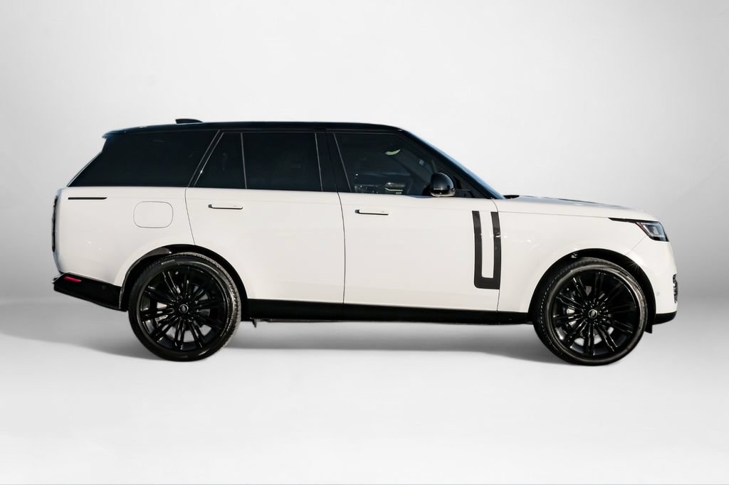 Used 2022 Land Rover Range Rover SE AWD/4WD image 4