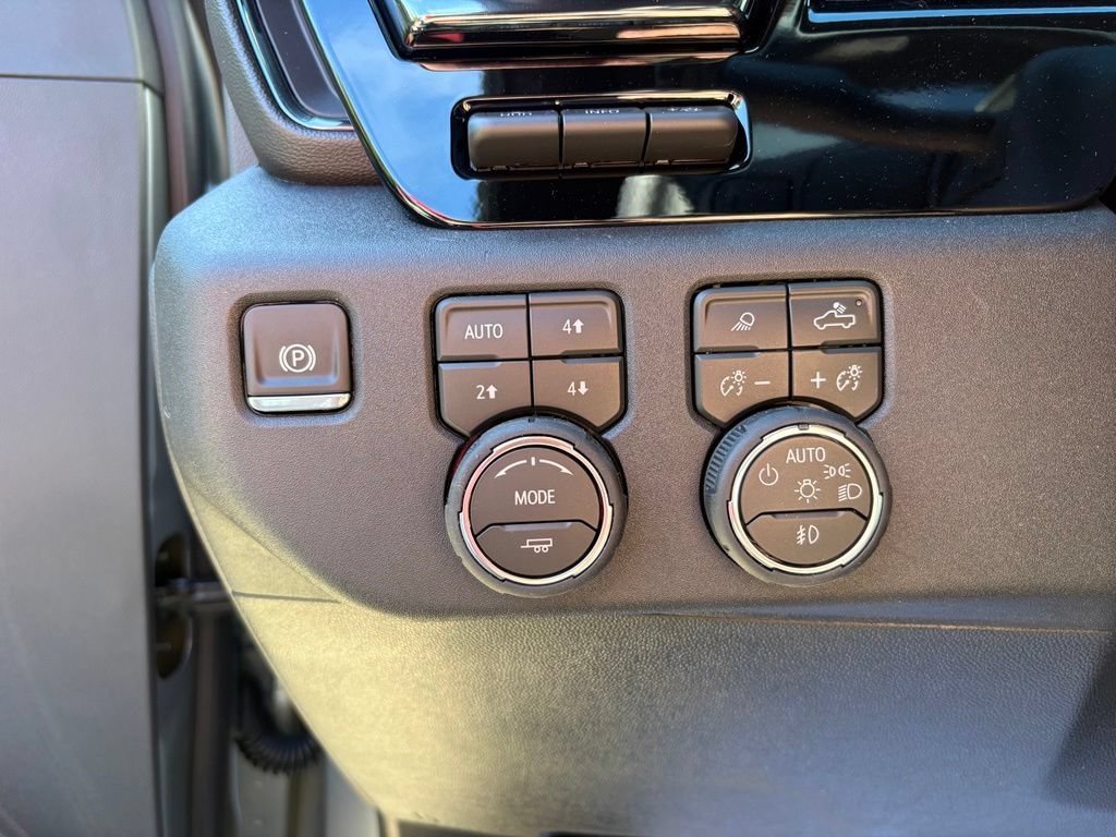 New 2026 Chevrolet Silverado 2500 ZR2 w/ LPO, Dark Essentials Package AWD/4WD image 17