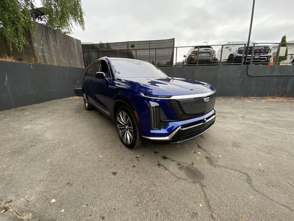 Certified 2026 Cadillac Vistiq Premium Luxury AWD/4WD image 8