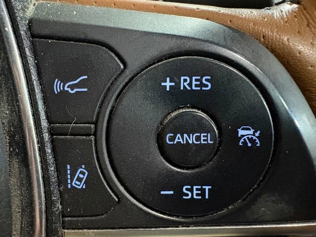 Used 2020 Toyota Avalon Limited w/ Advanced Safety Package FWD image 18