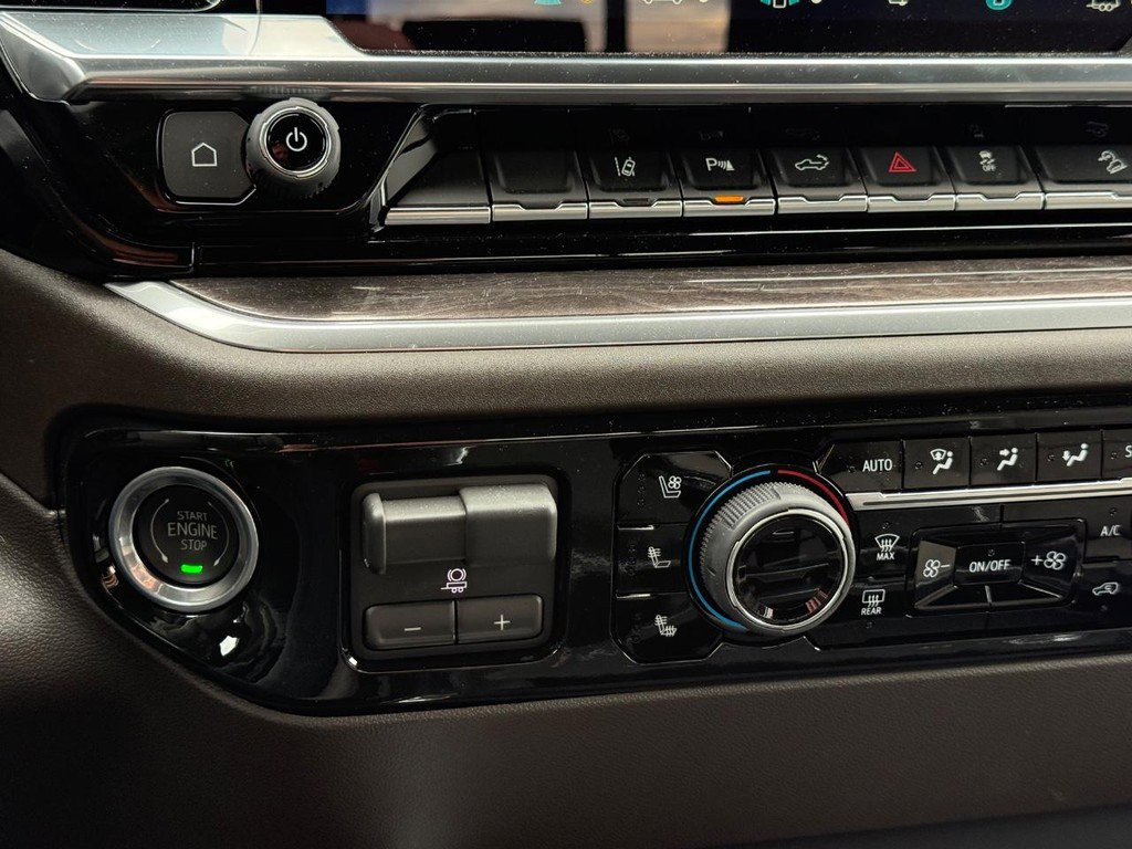 Used 2026 Chevrolet Silverado 2500 LTZ w/ LTZ Plus Package image 19