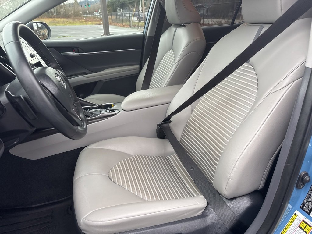 Used 2024 Toyota Camry SE image 13