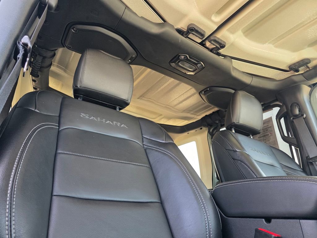 Used 2023 Jeep Wrangler Unlimited Sahara AWD/4WD image 23