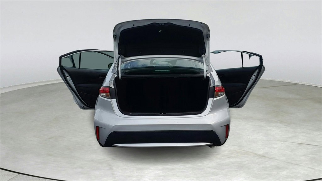 Used 2022 Toyota Corolla LE image 12