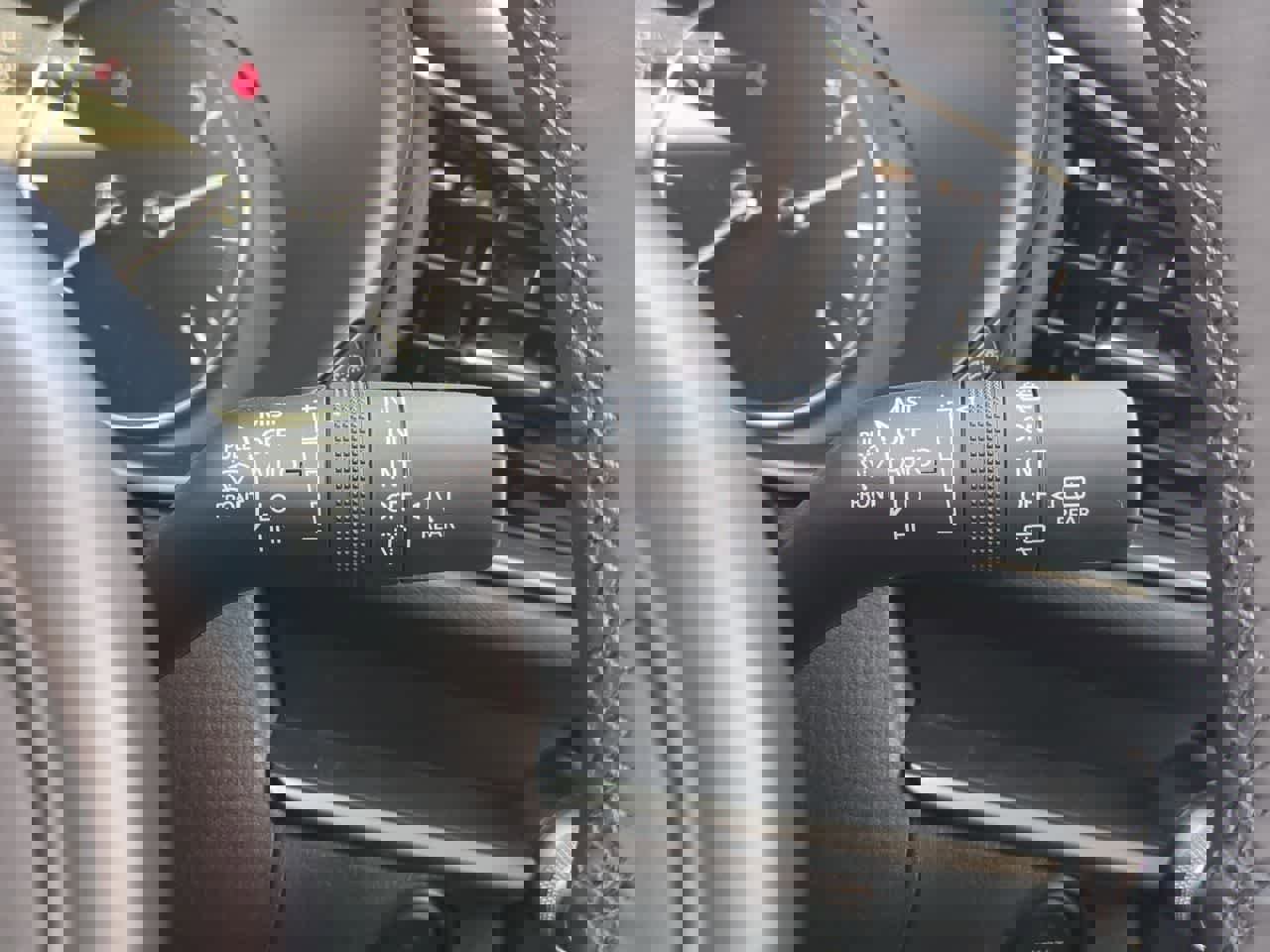 Used 2025 MAZDA CX-30 AWD 2.5 S w/ Select Sport Pkg image 23