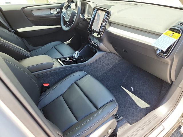New 2025 Volvo XC40 B5 Ultra w/ Climate Package AWD/4WD image 14
