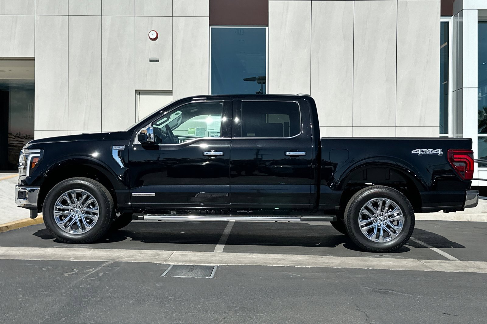 New 2025 Ford F150 Lariat w/ Equipment Group 502A High image 6