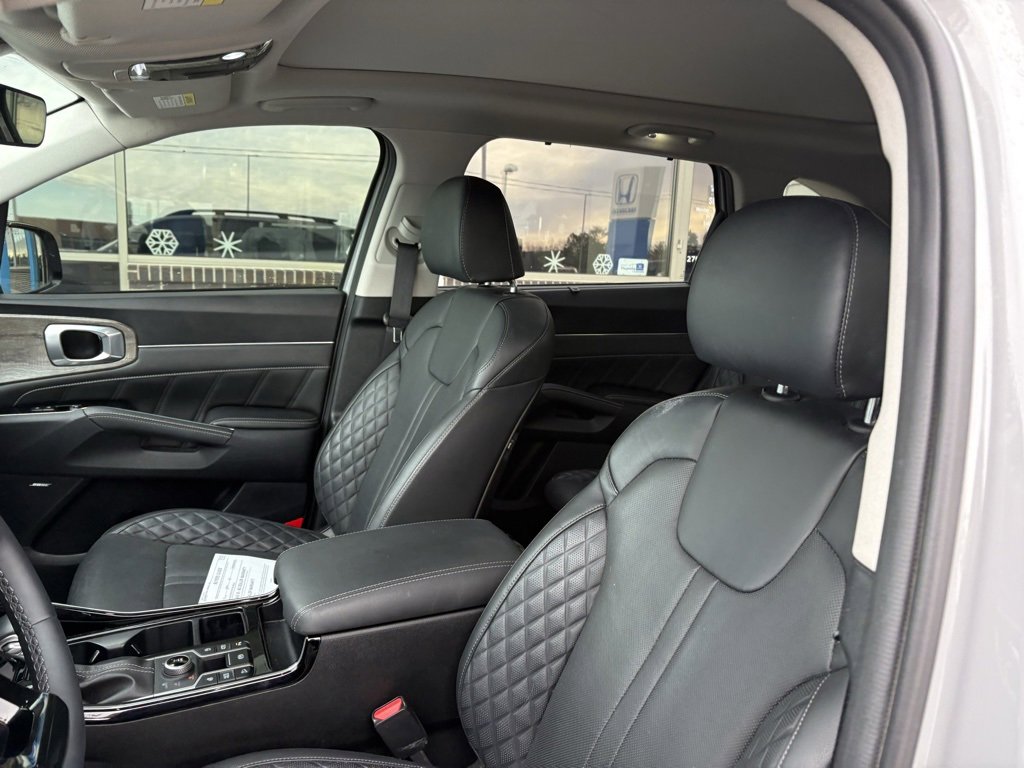 Used 2023 Kia Sorento SX Prestige image 12