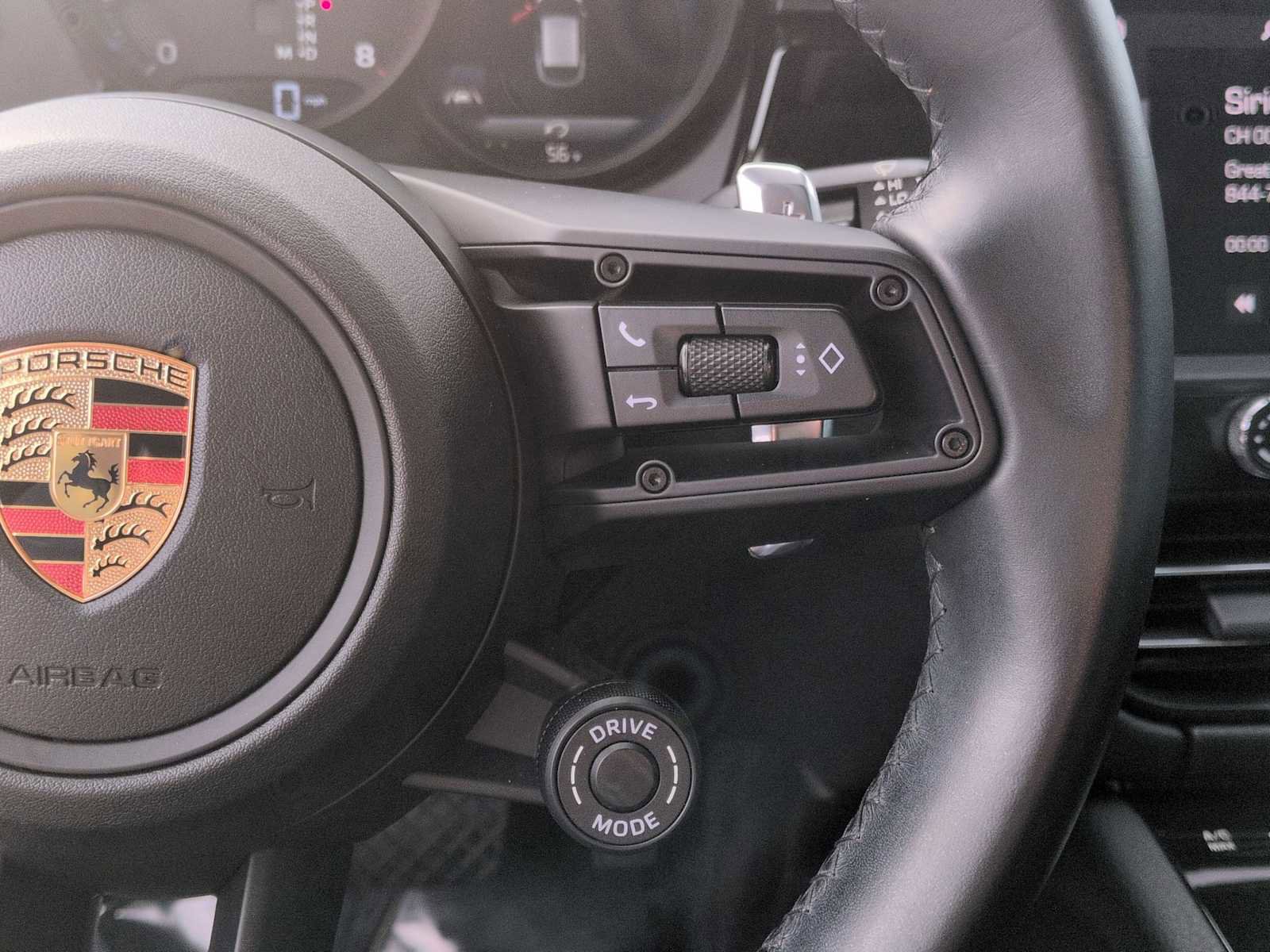 Used 2023 Porsche Macan Turbo image 27