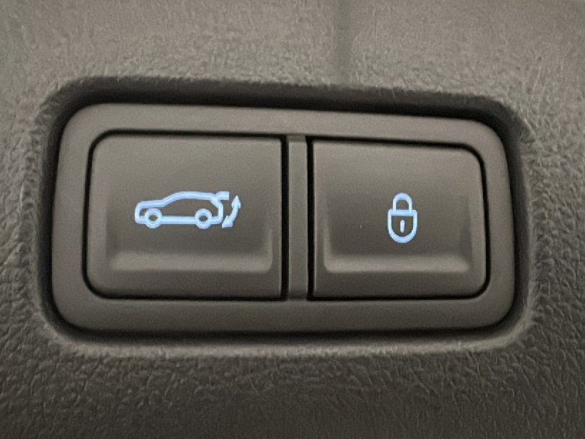 New 2026 Genesis GV70 2.5T Select image 18