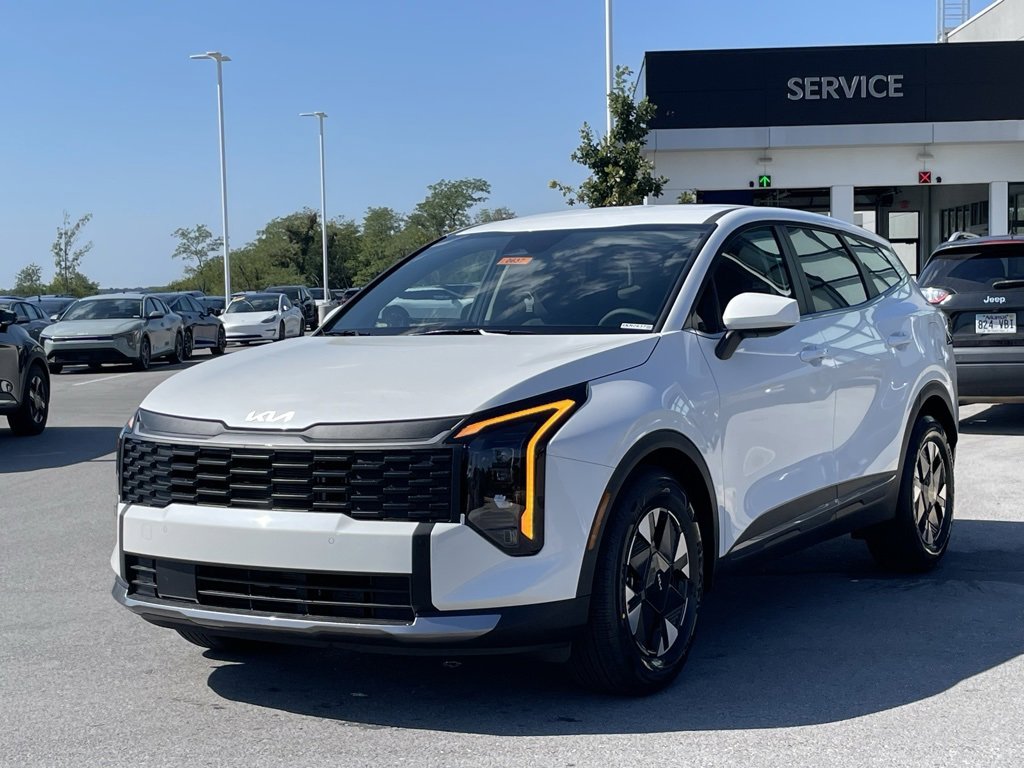 New 2026 Kia Sportage LX image 3