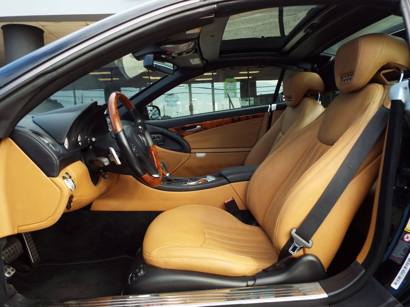 Used 2011 Mercedes-Benz SL 550 image 17