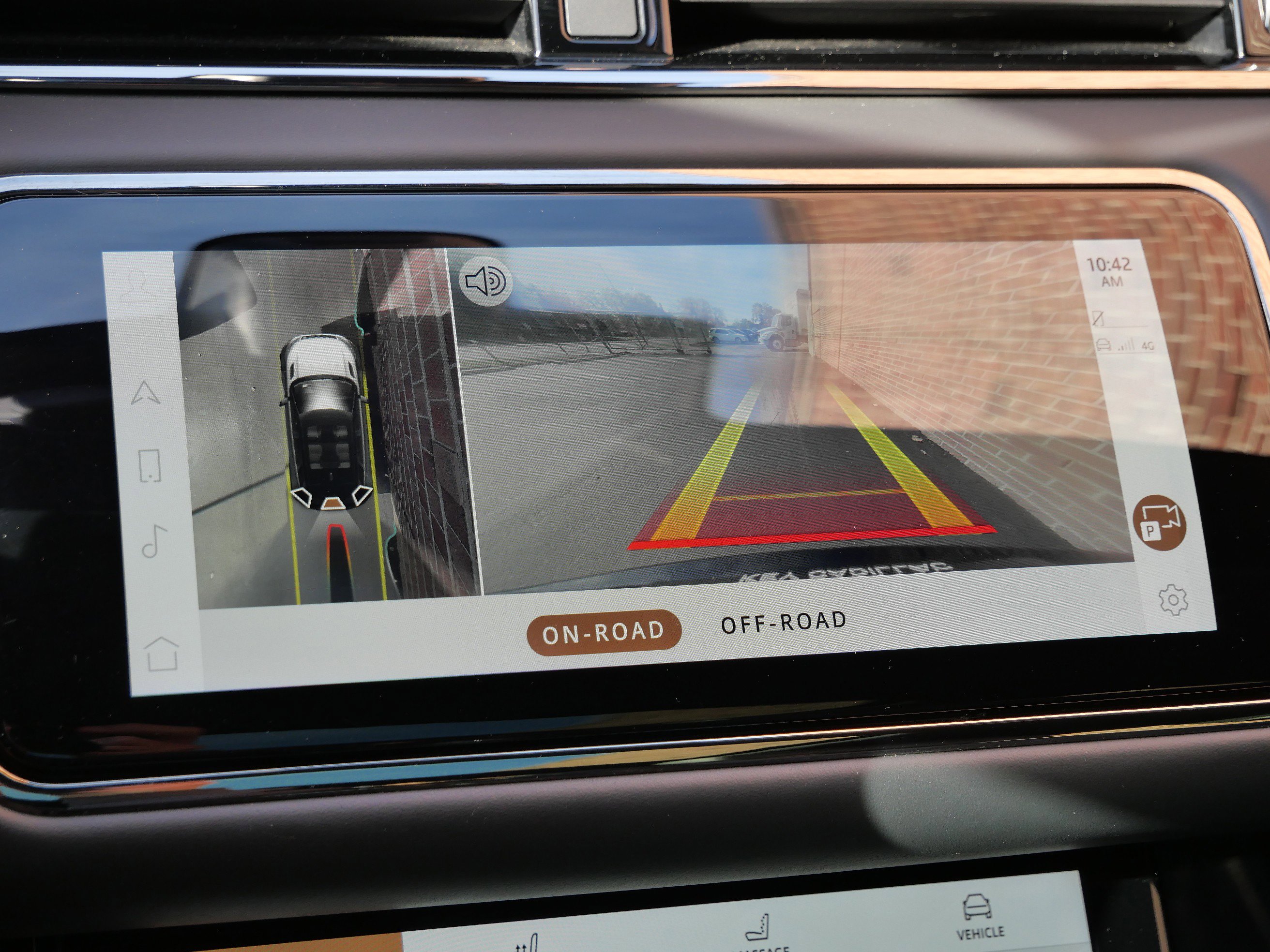 Used 2021 Land Rover Range Rover Evoque R-Dynamic HSE image 19