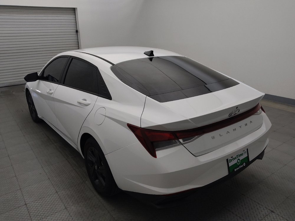 Used 2022 Hyundai Elantra SEL FWD image 5