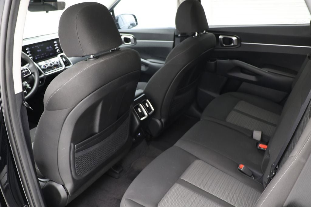 Used 2023 Kia Sorento LX AWD/4WD image 11