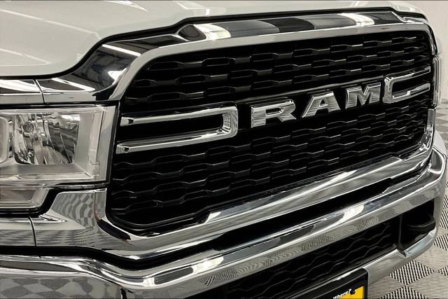 Used 2024 RAM 3500 Big Horn image 33
