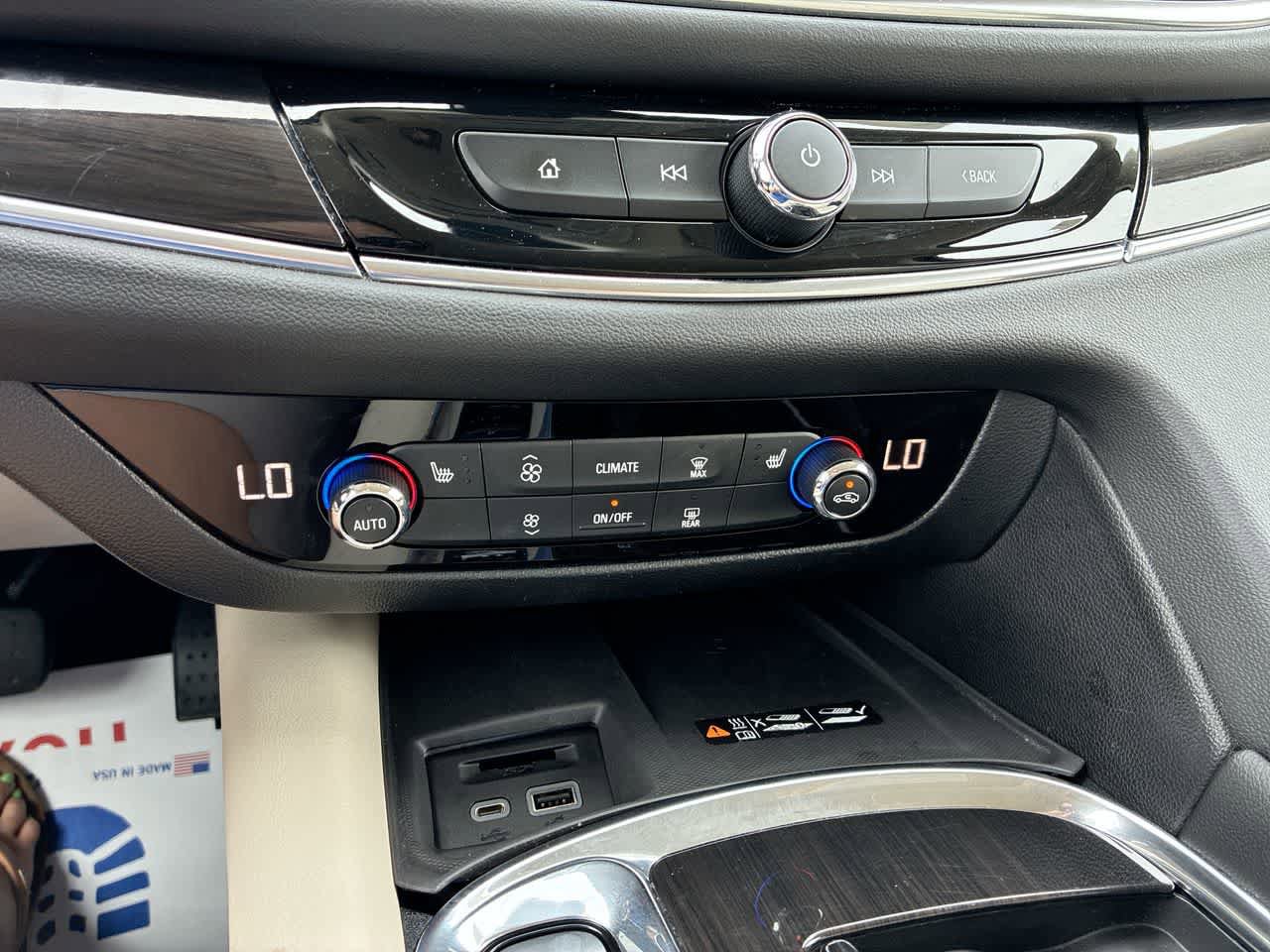 Used 2024 Buick Enclave Essence image 17