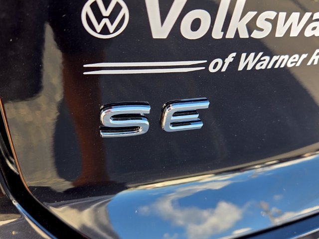 New 2026 Volkswagen Atlas Cross Sport SE FWD image 11