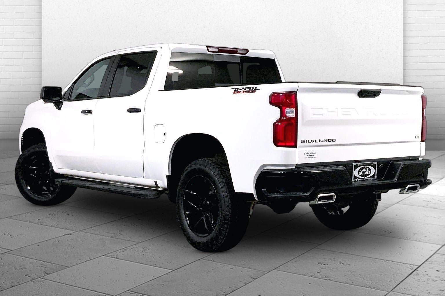 Used 2026 Chevrolet Silverado 1500 LT Trail Boss w/ LT Trail Boss Premium Package AWD/4WD image 11