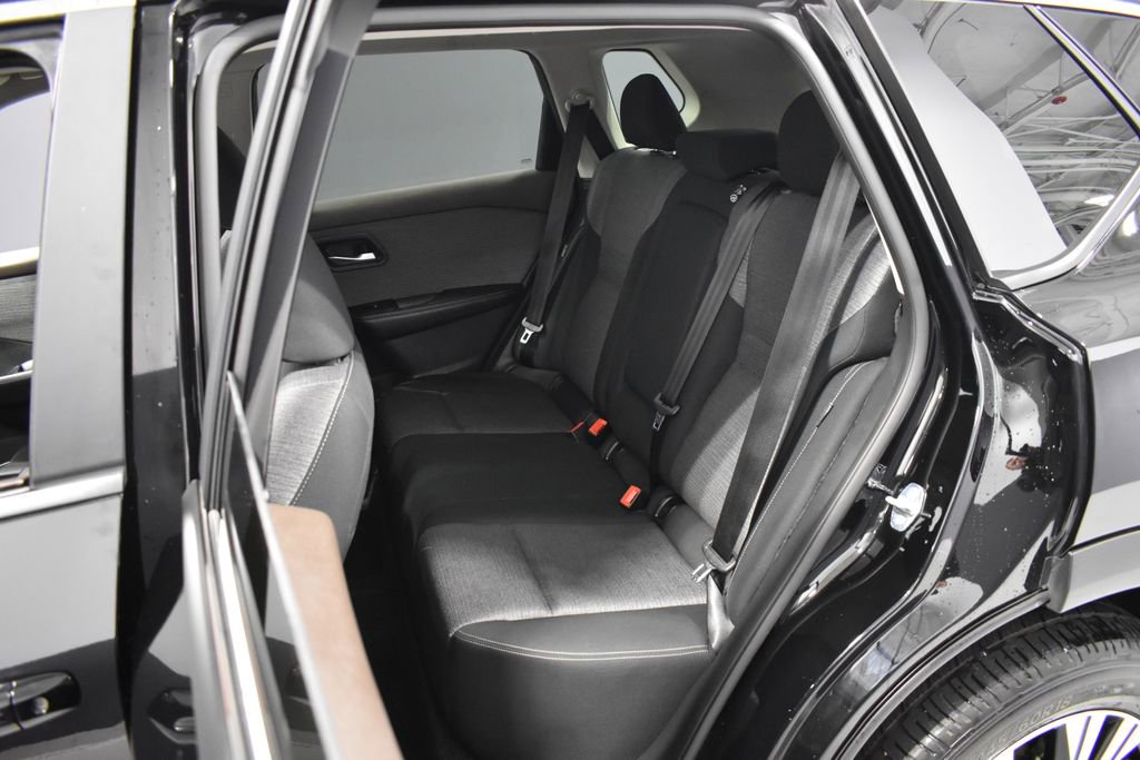 Certified 2023 Nissan Rogue SV image 28