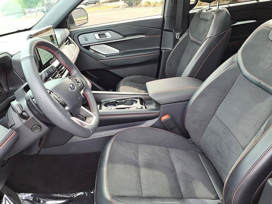 Used 2025 Ford Explorer ST AWD/4WD image 16