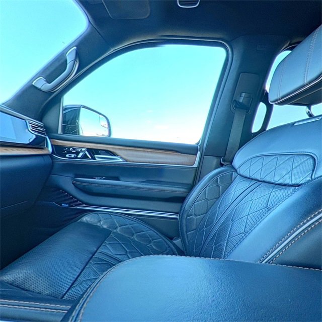 Used 2024 Jeep Grand Wagoneer L Series III image 27