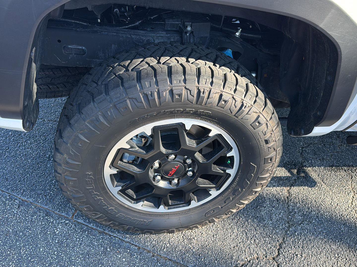 Used 2025 Toyota Tacoma TRD Off-Road image 30