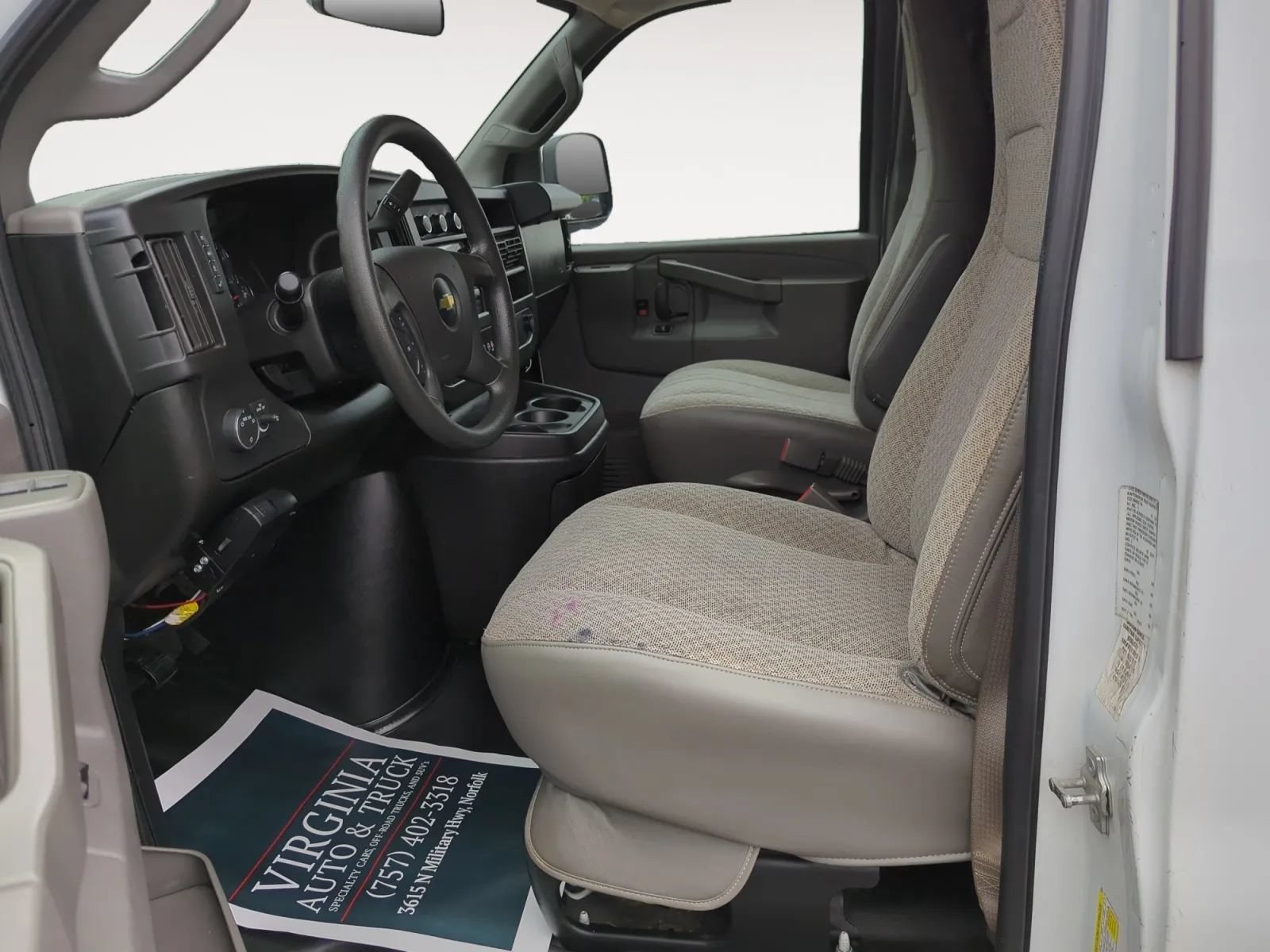 Used 2019 Chevrolet Express 2500 w/ Driver Convenience Package RWD image 11