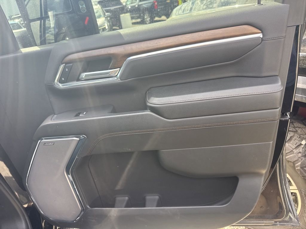 Used 2024 Chevrolet Silverado 2500 High Country w/ High Country Premium Package image 12