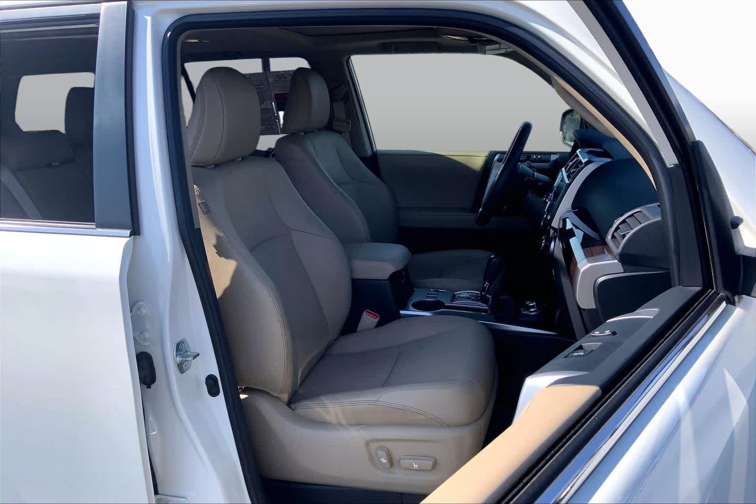 Used 2022 Toyota 4Runner Limited AWD/4WD image 9
