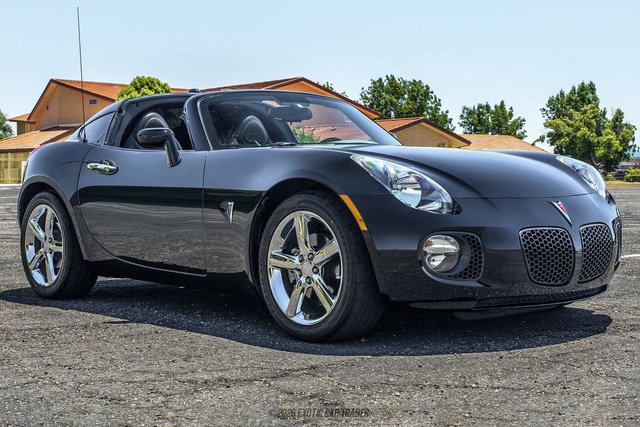 Used 2009 Pontiac Solstice GXP w/ Premium Package RWD image 12