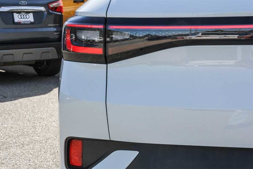 Used 2023 Volkswagen ID.4 Pro image 11